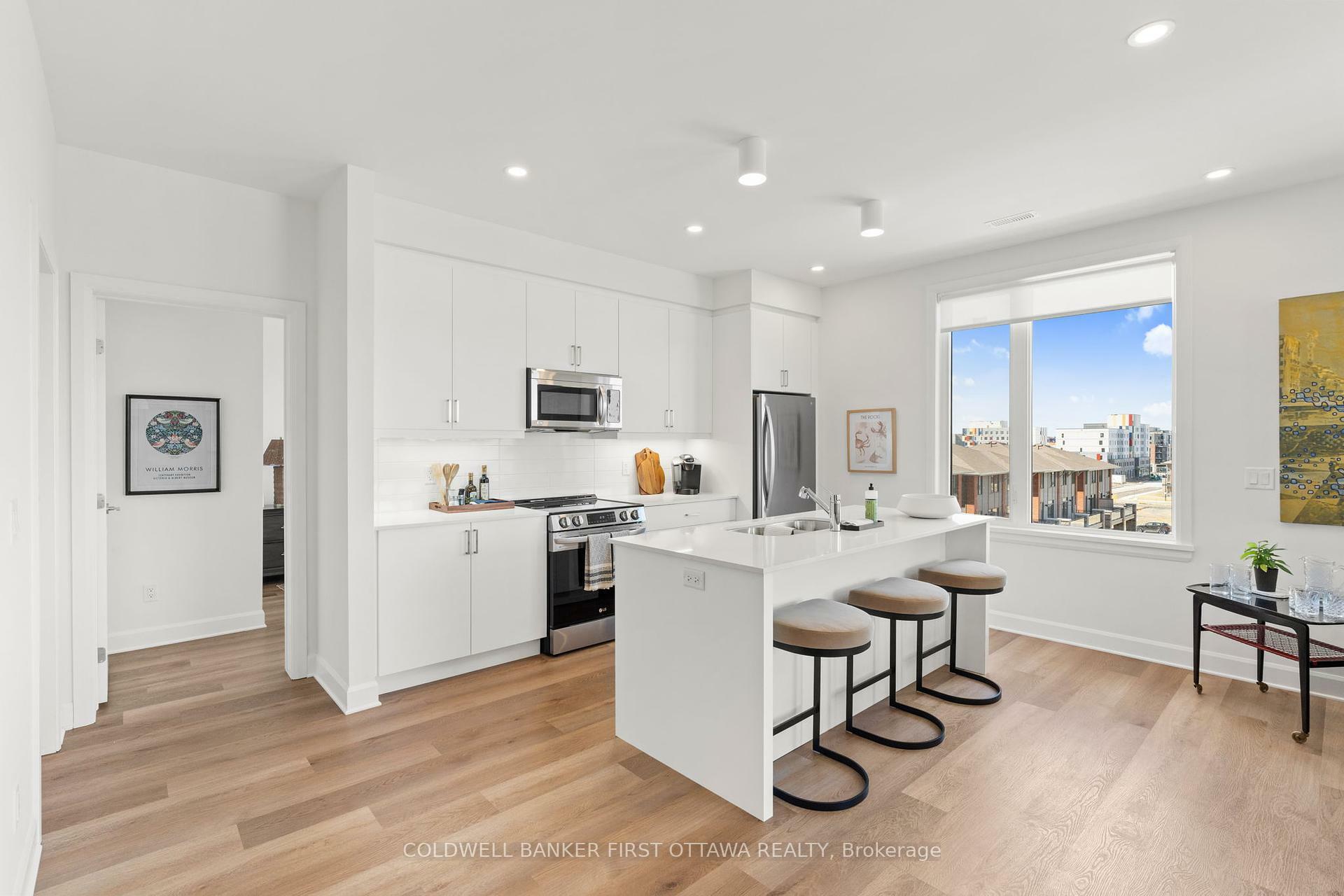 Property Photo: 530 Pimiwidon Street 308 ON K1K 5B4