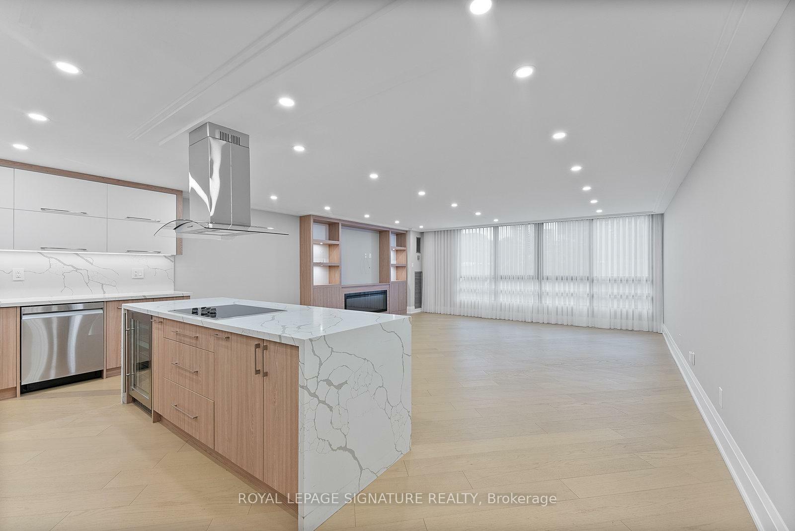 Photo de la propriété: 77 Carlton Street 406 ON M5B 2J7