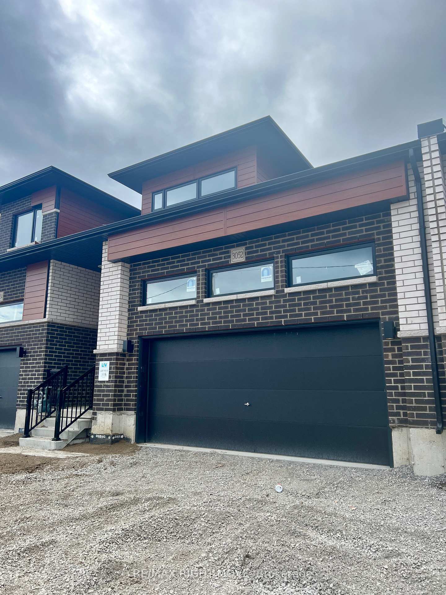Property Photo: 3052 Sandy Acres Avenue ON L3V 0Y4
