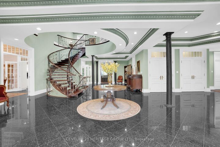 Photo de la propriété:  34 Maryvale Crescent  ON L4C 6P8 