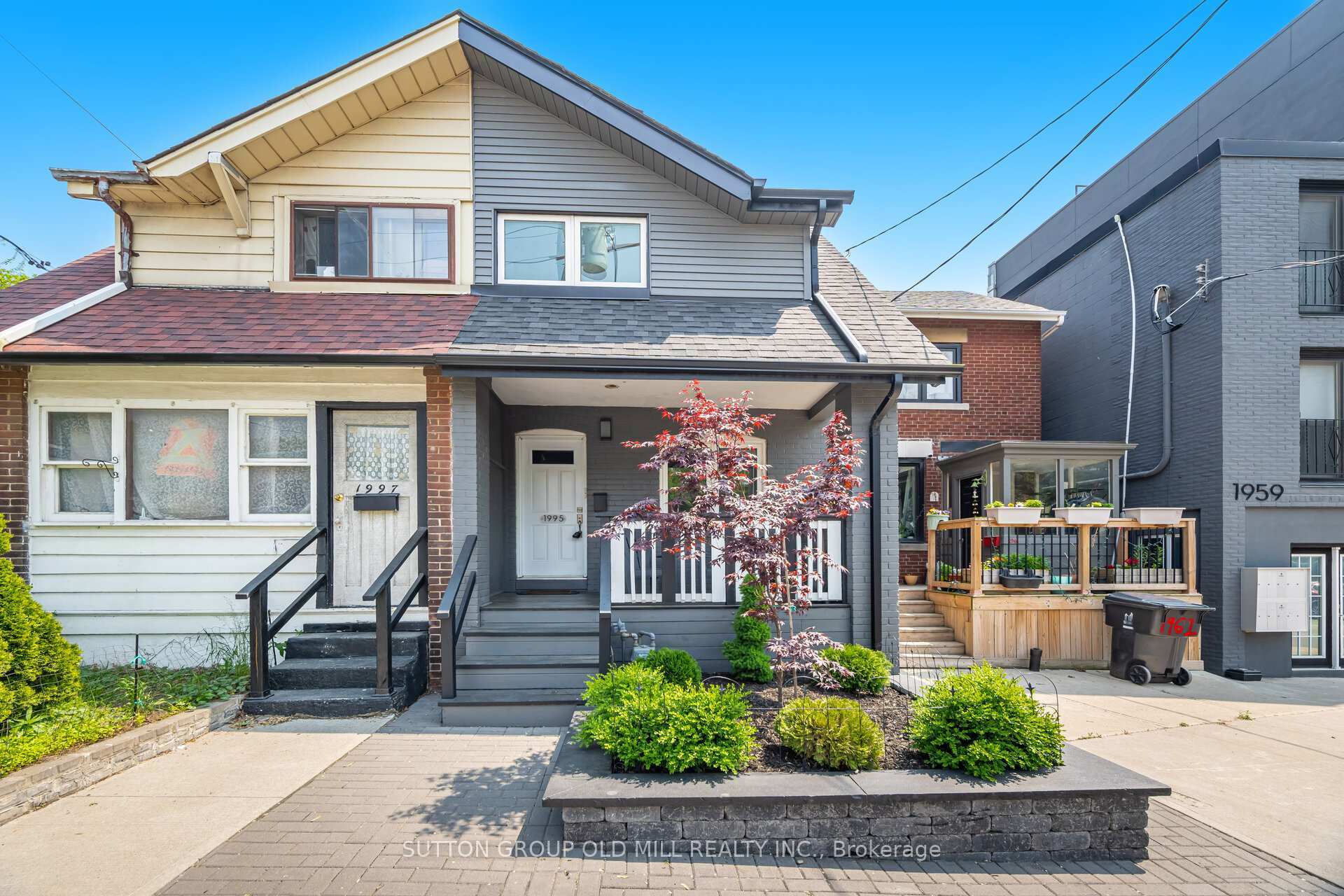 Photo de la propriété:  1995 Gerrard Street E  ON M4E 2A9 