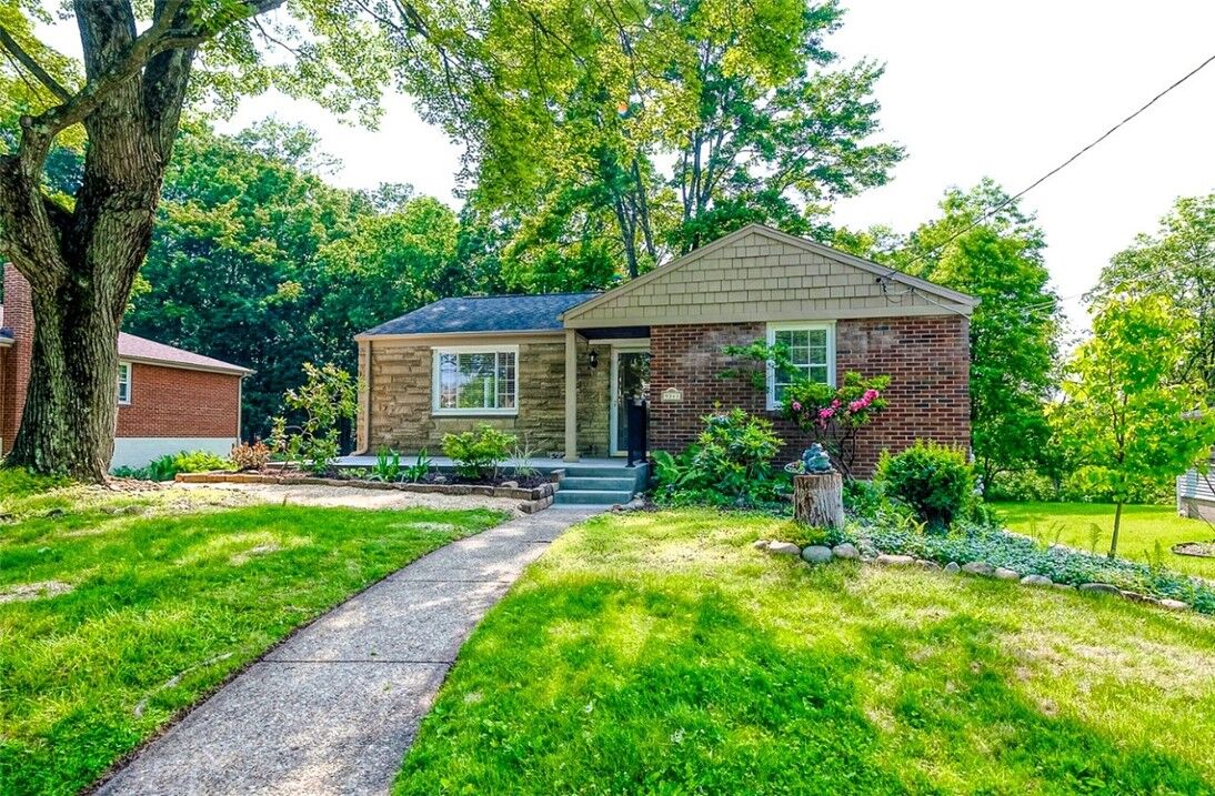 Property Photo: 9341 Glenellen Drive PA 15237