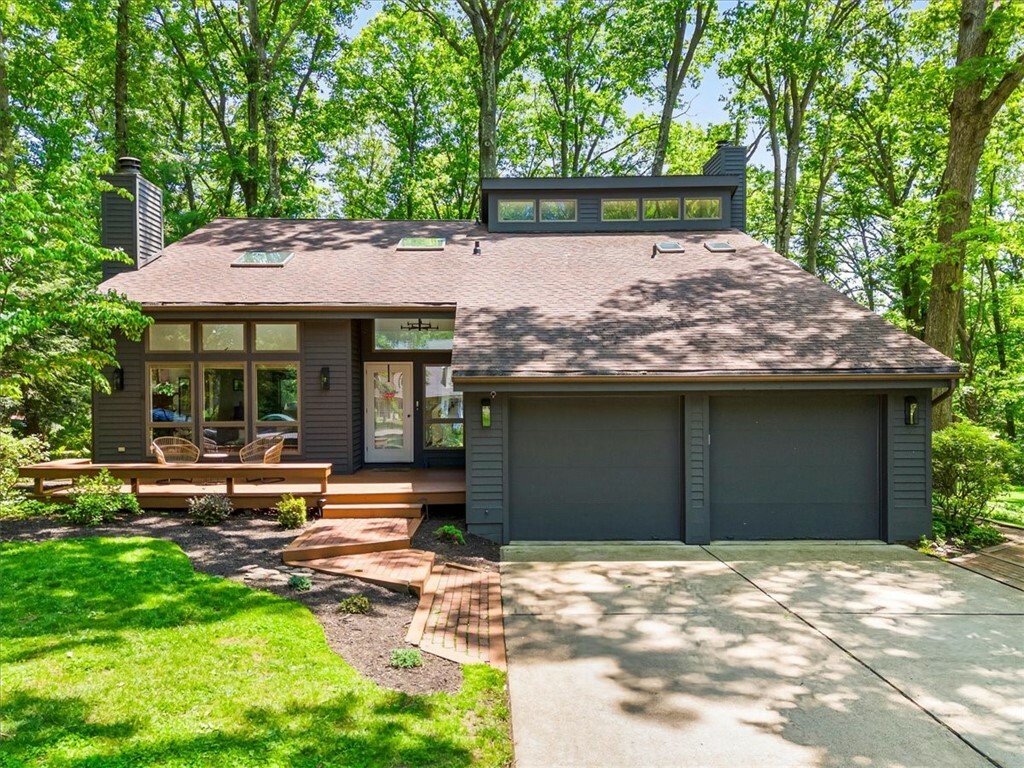 Property Photo: 2336 Saddle Dr PA 15101