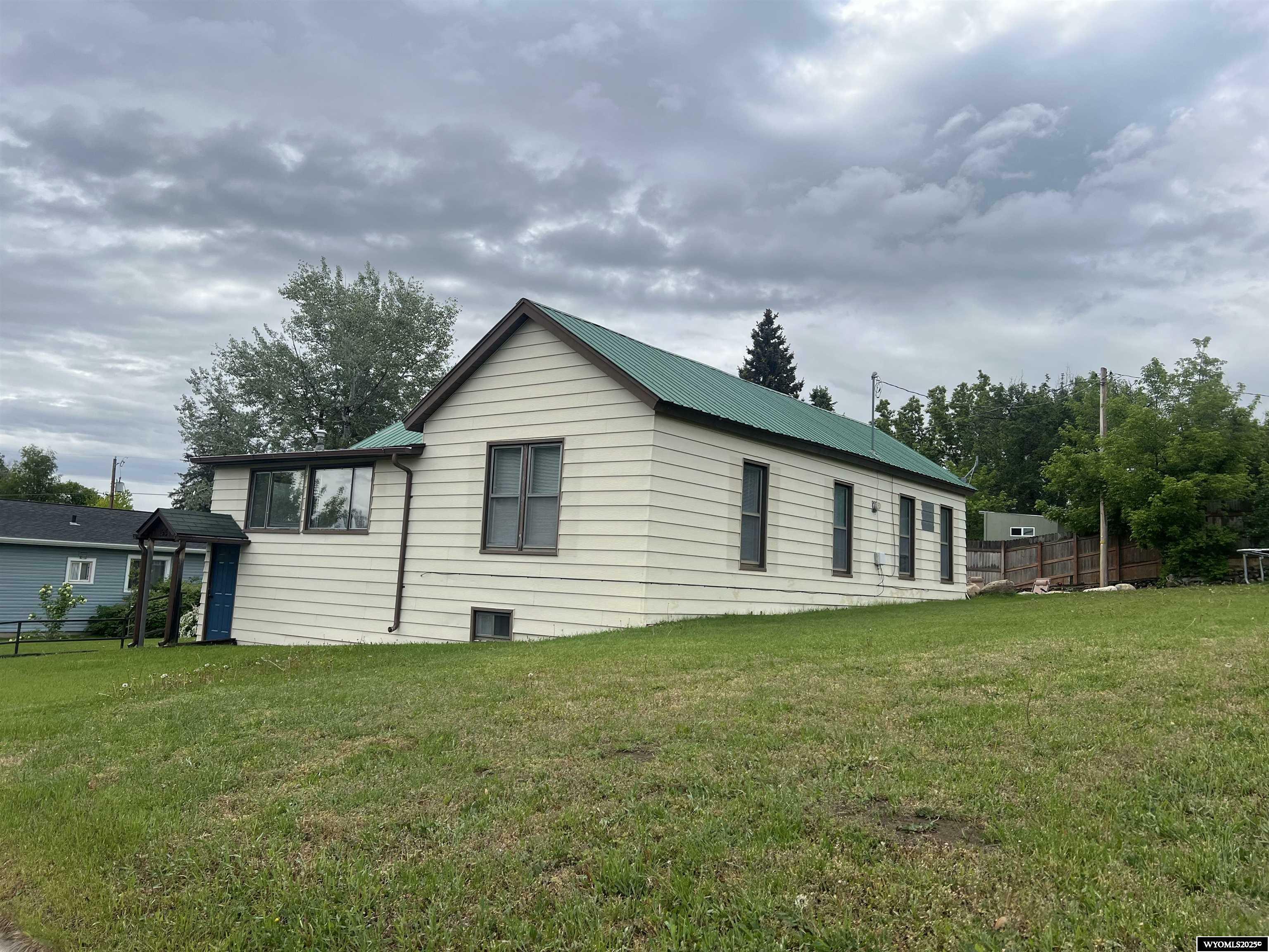 Property Photo: 195 W Gatchell WY 82834