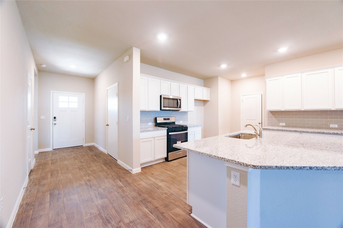 Property Photo: 106 Deep Eddy Cove TX 78602