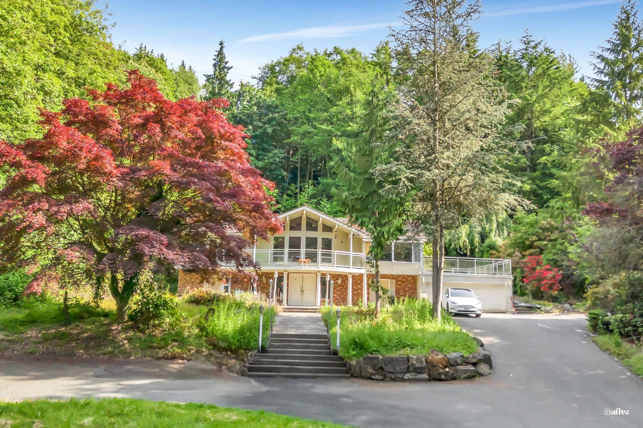 Property Photo: 13838 Crescent Road BC V4P 1K8