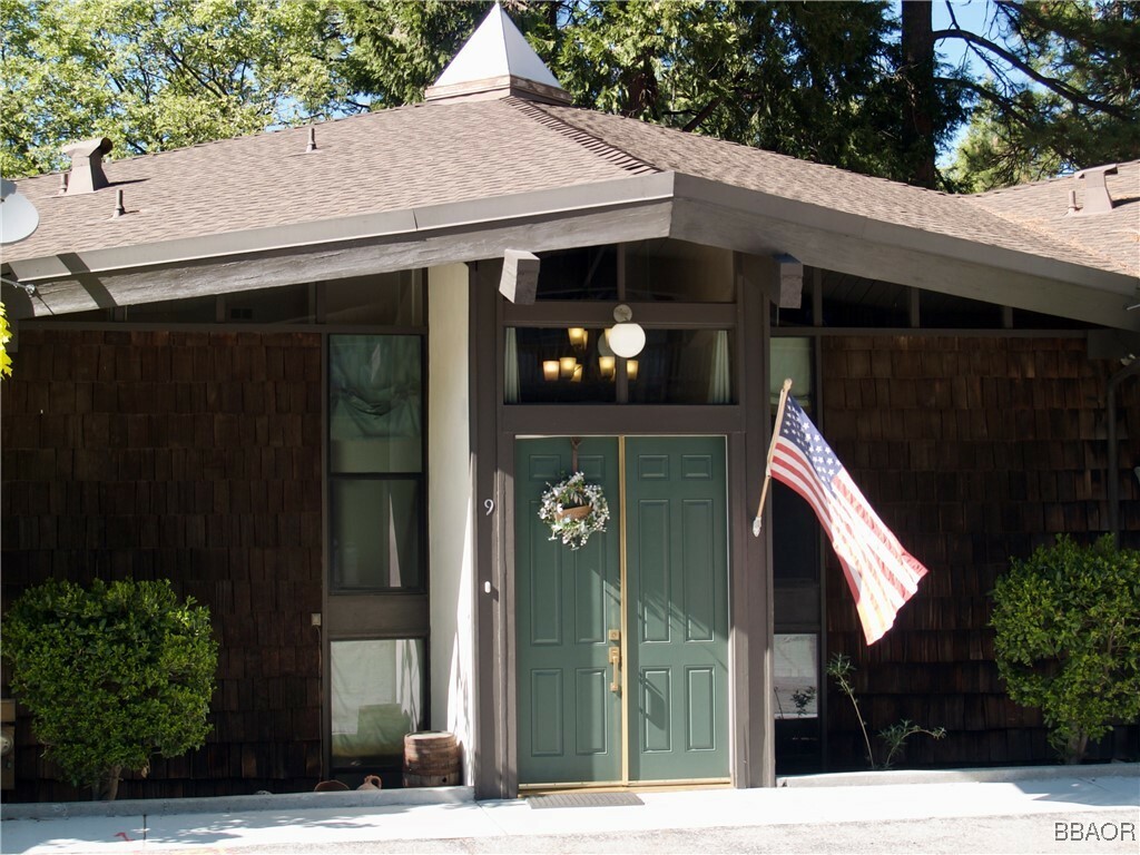 Property Photo: 872 Sierra Vista Drive 9 CA 92391