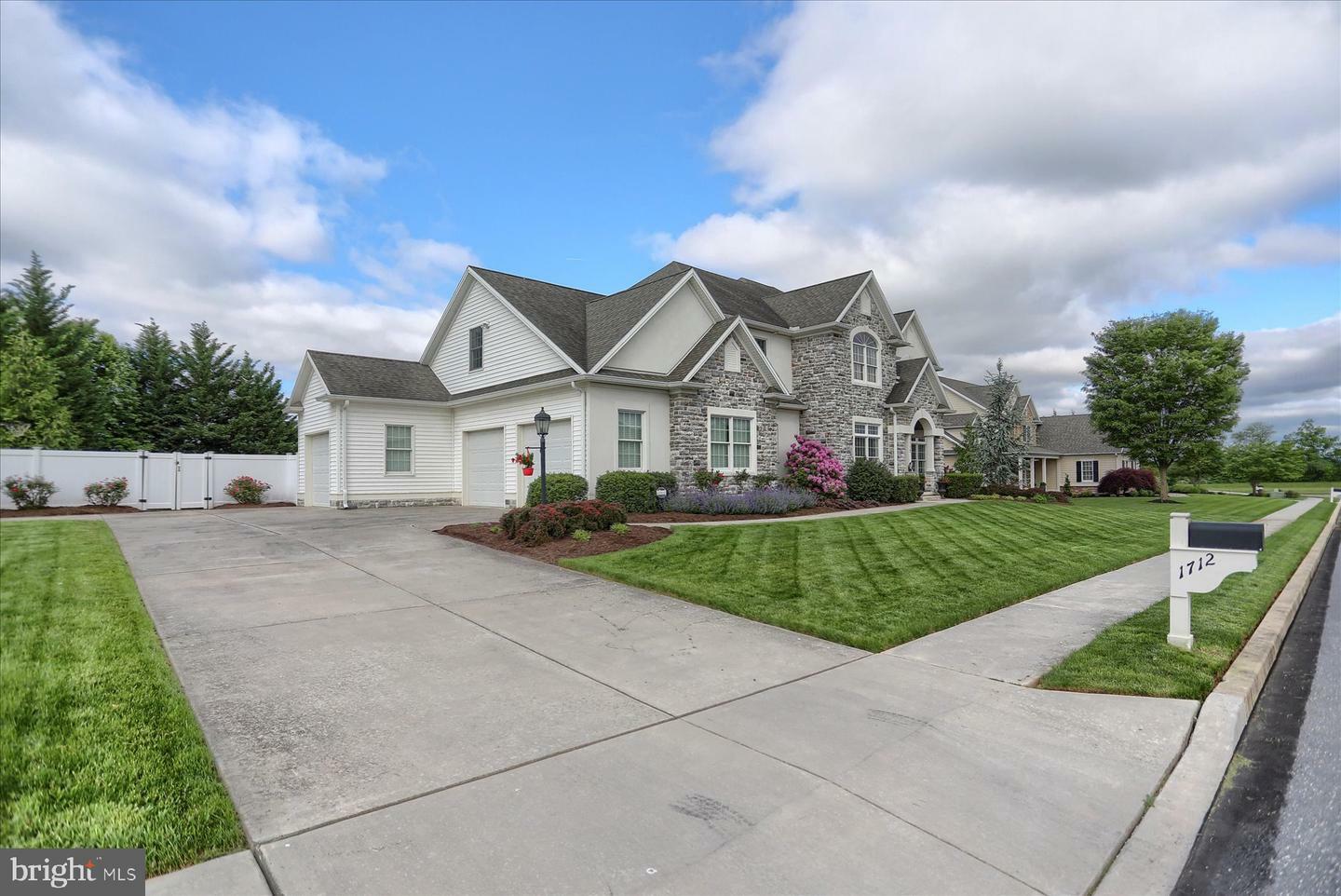 Property Photo: 1712 Morning Star Court PA 17055