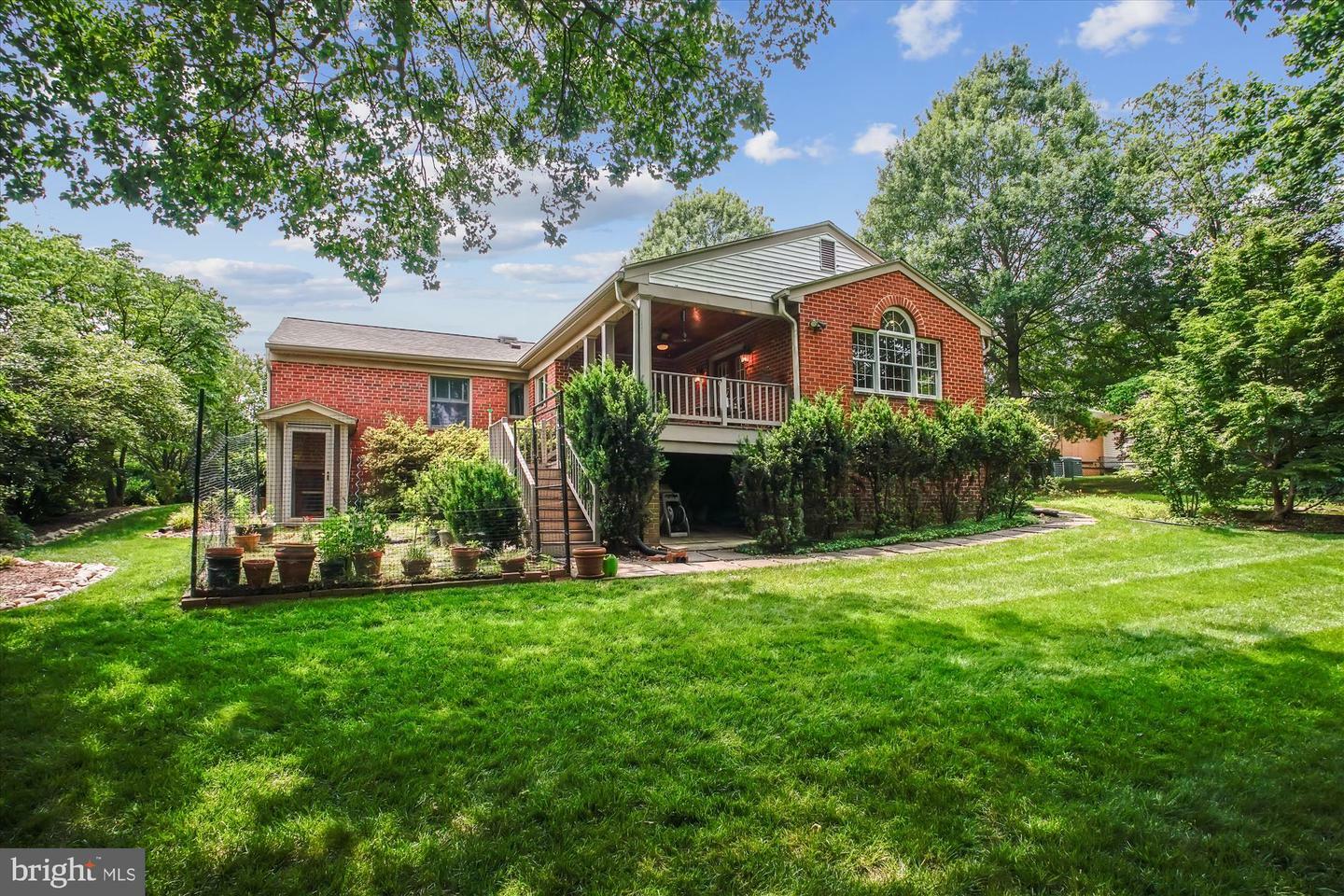 Property Photo: 3529 N Nottingham Street VA 22207