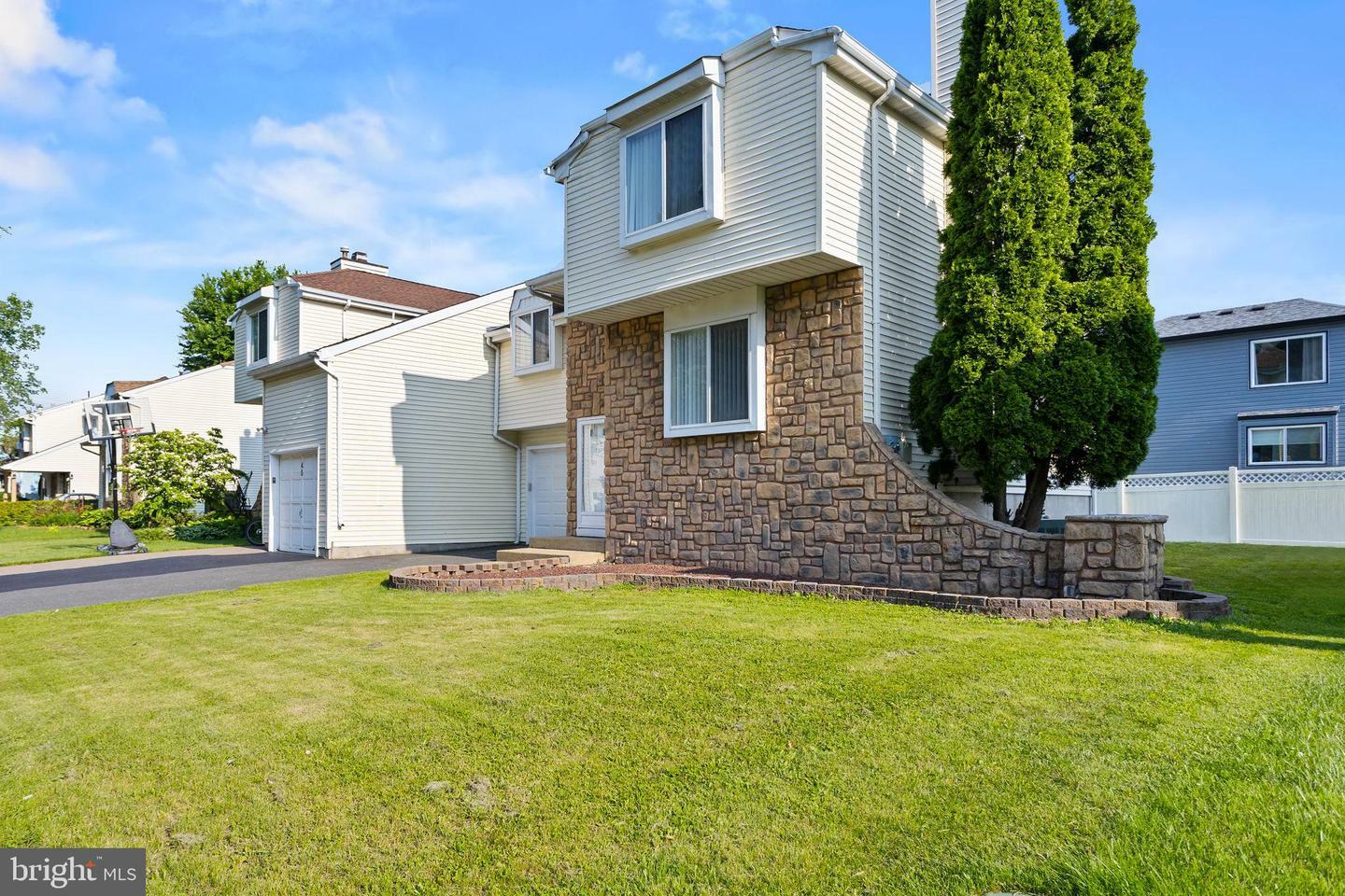 Property Photo:  47 Geraldine Road  NJ 08520 