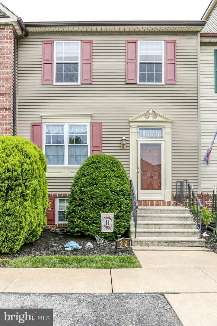 Property Photo: 202 Spruce Court PA 17003