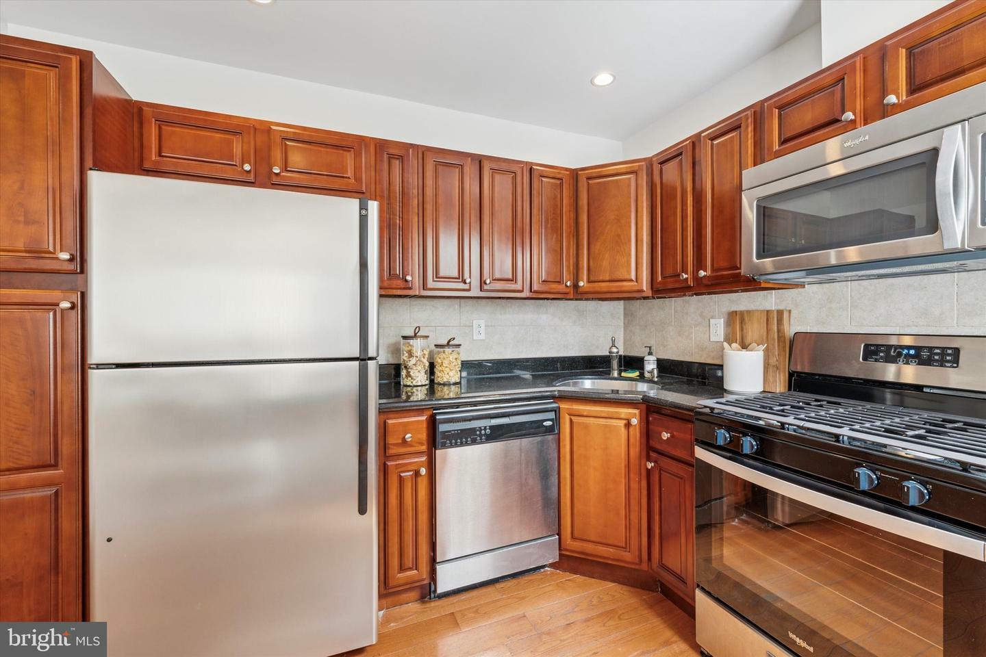 Property Photo: 1534 S 6th Street PA 19147