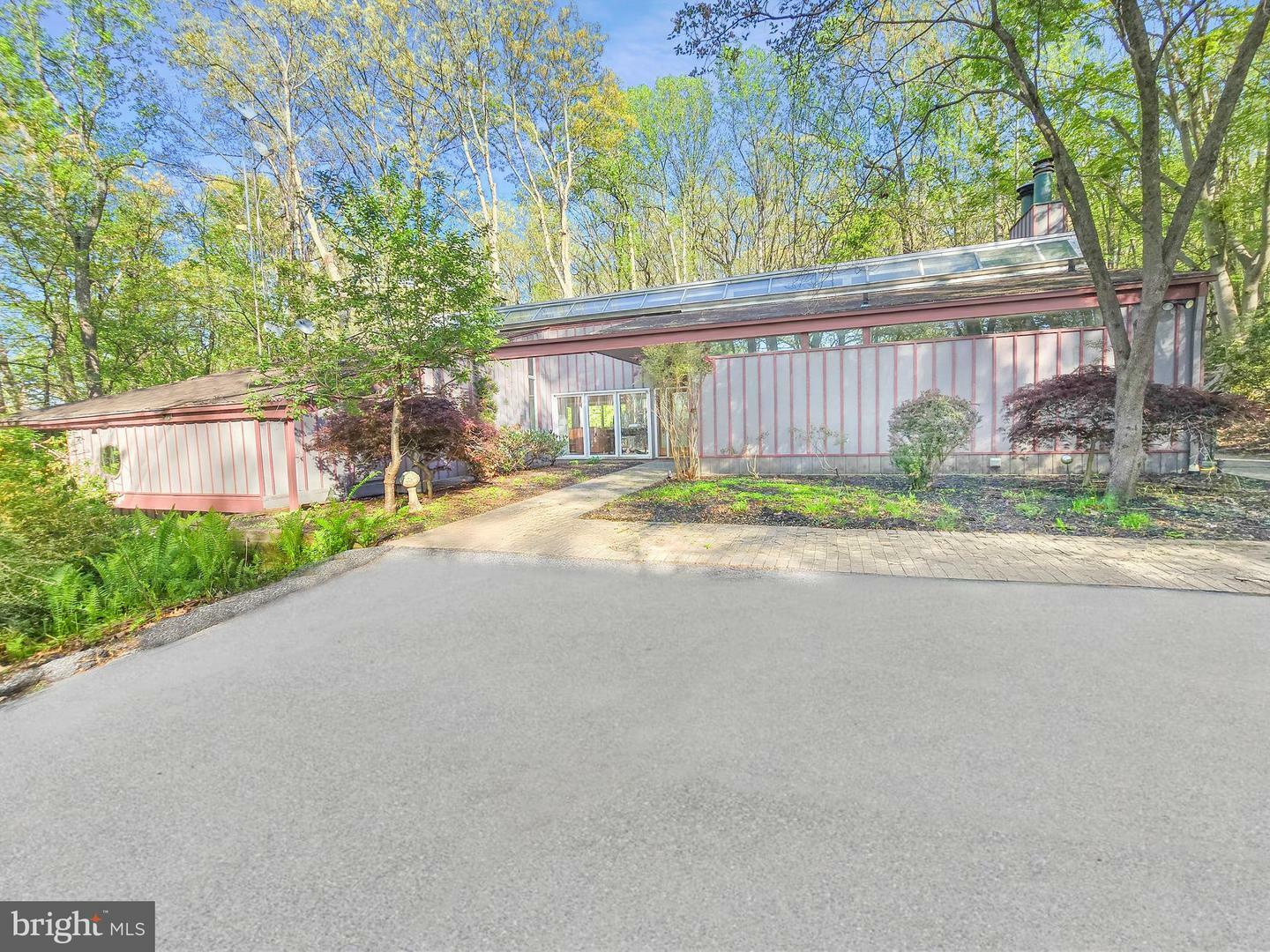 Property Photo: 2101 Tufton Avenue MD 21136