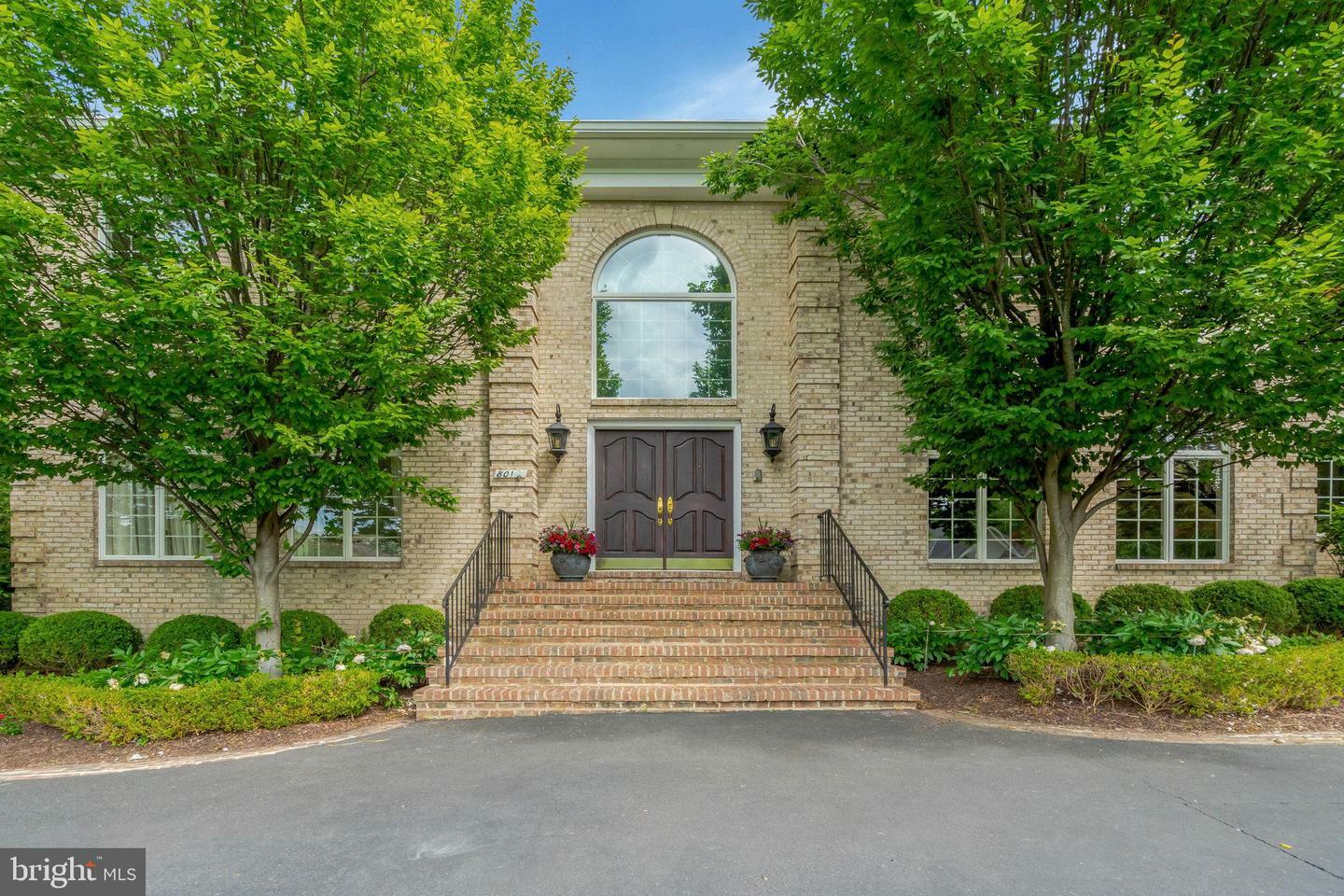 8013 Greenwich Woods Drive  McLean VA 22102 photo