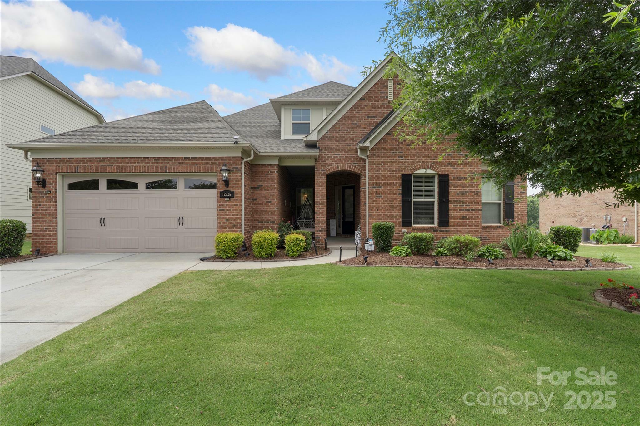 Property Photo: 12726 Rusty Blackbird Way NC 28278
