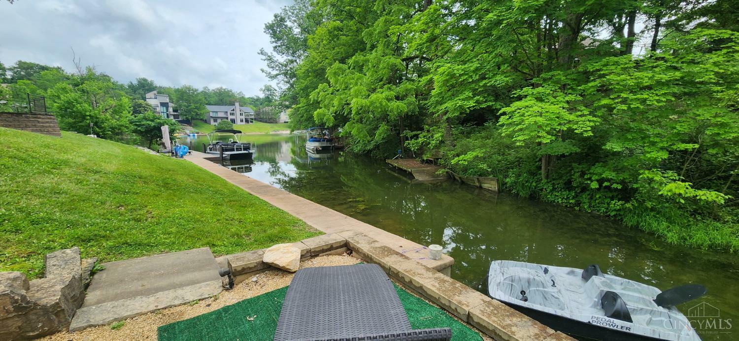 Property Photo: 1753 E Cove Circle IN 47025