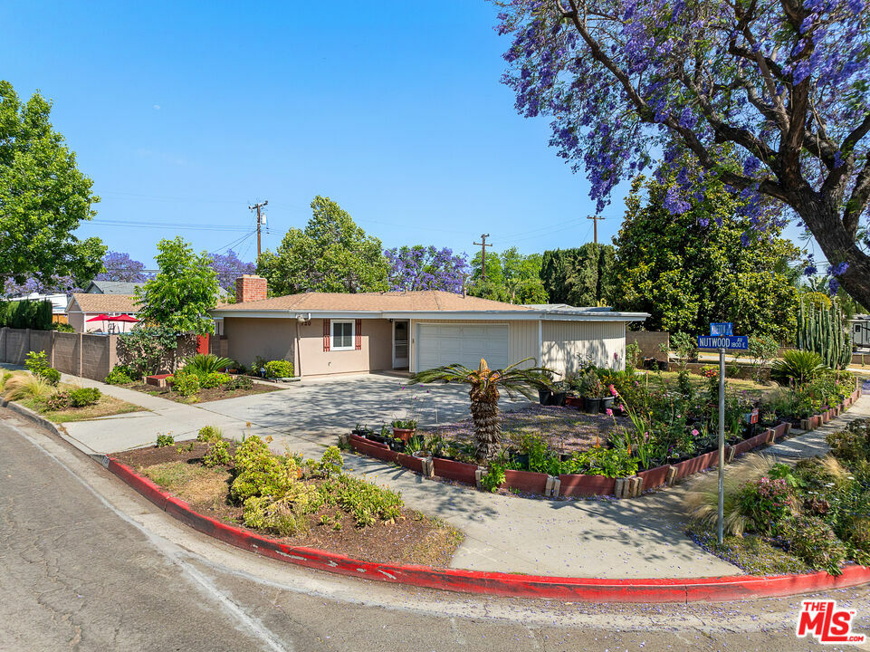 Property Photo:  720 Maertin Ln  CA 92831 