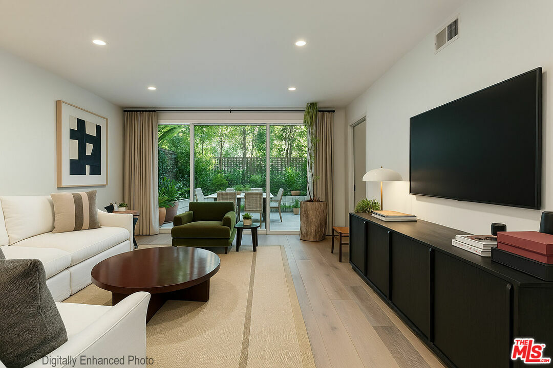 Property Photo:  874 Hammond St  CA 90069 