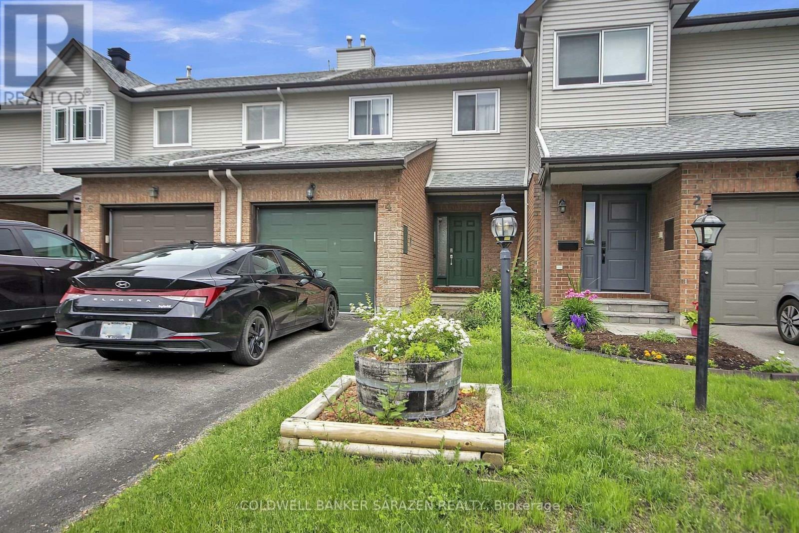 Photo de la propriété: 4 Armadale Crescent ON K2J 4A4