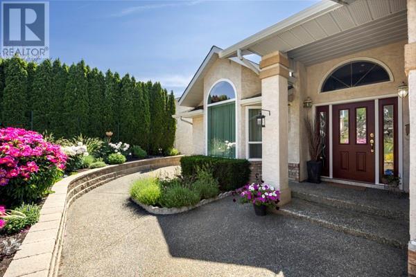 Property Photo:  865 Norview Road  BC V2B 7X3 