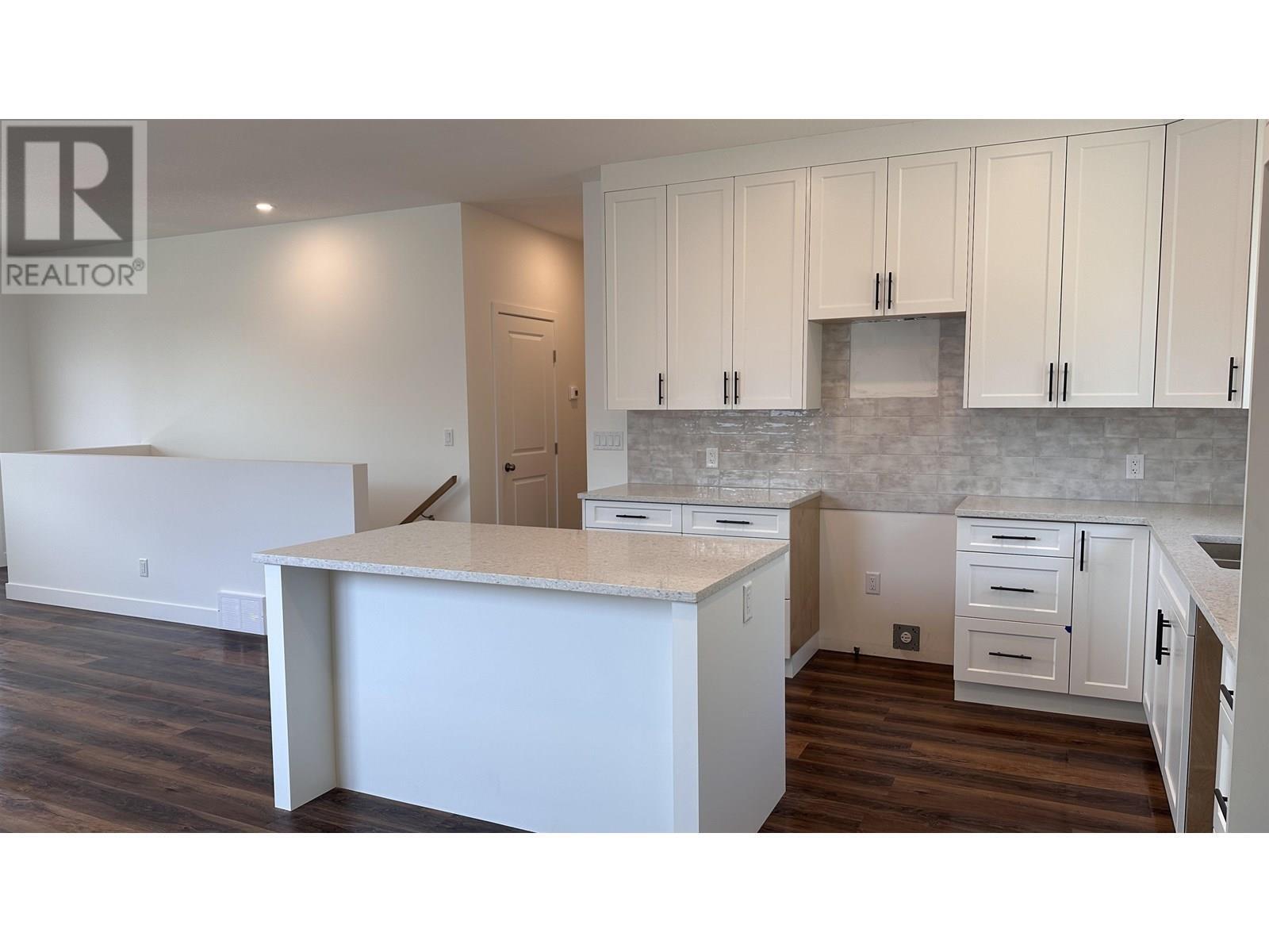 Property Photo: 7136 Hillu Road BC V2K 0B4