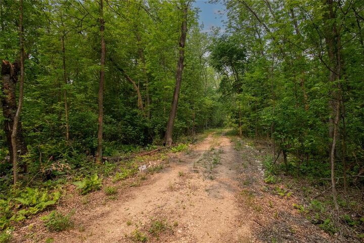 Property Photo:  2 Gauer Road  MB R0E 1A0 