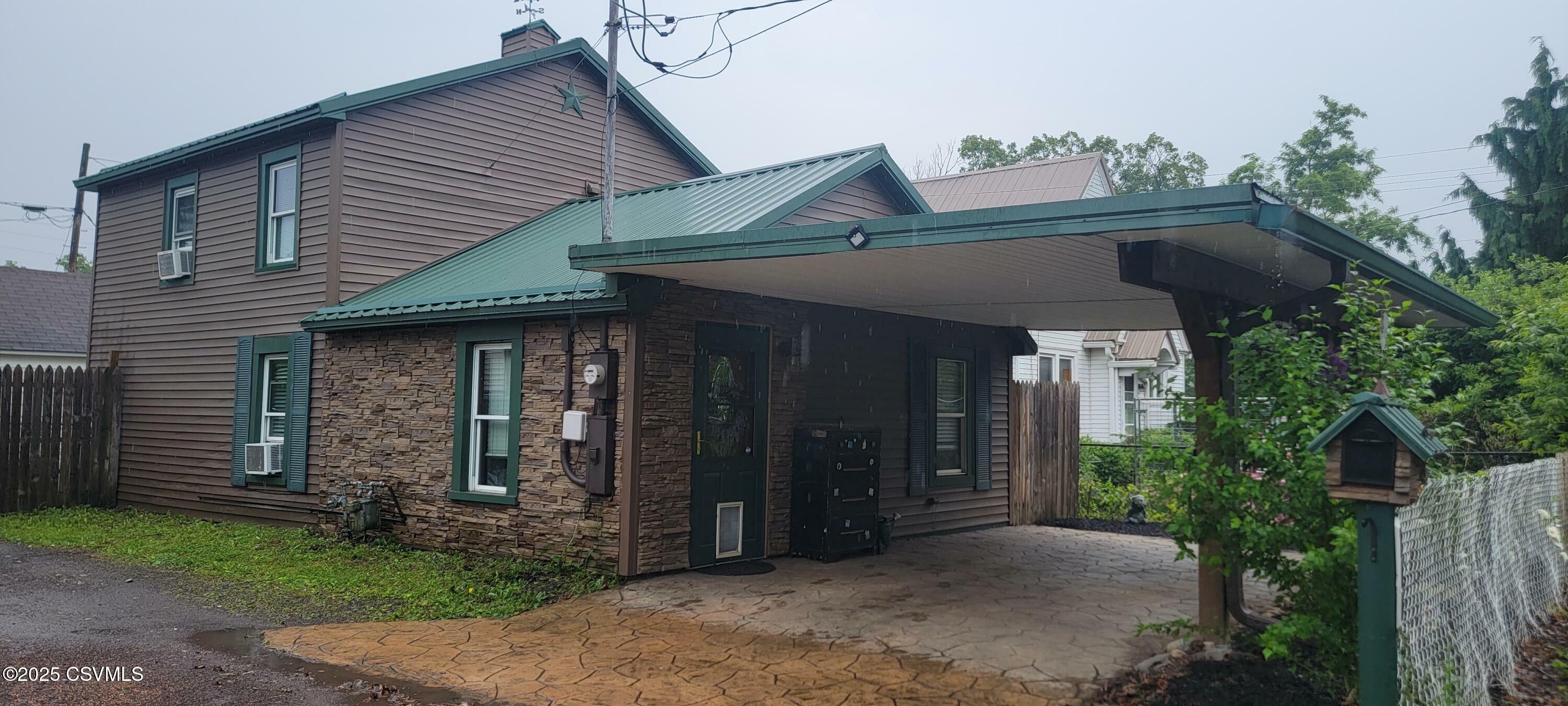 Property Photo: 260 Iron Street PA 18603
