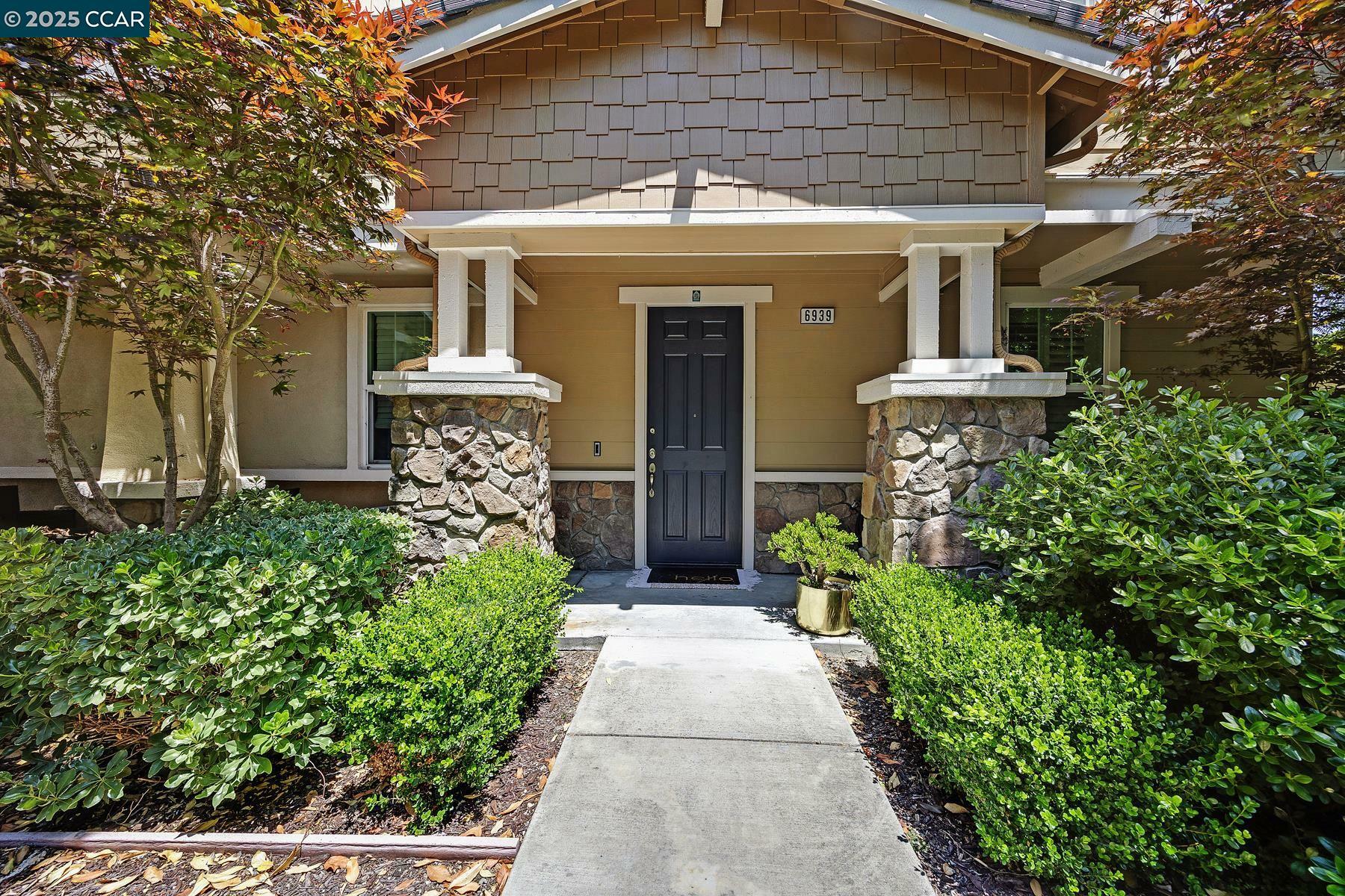 Property Photo: 6939 Mariposa Cir CA 94568