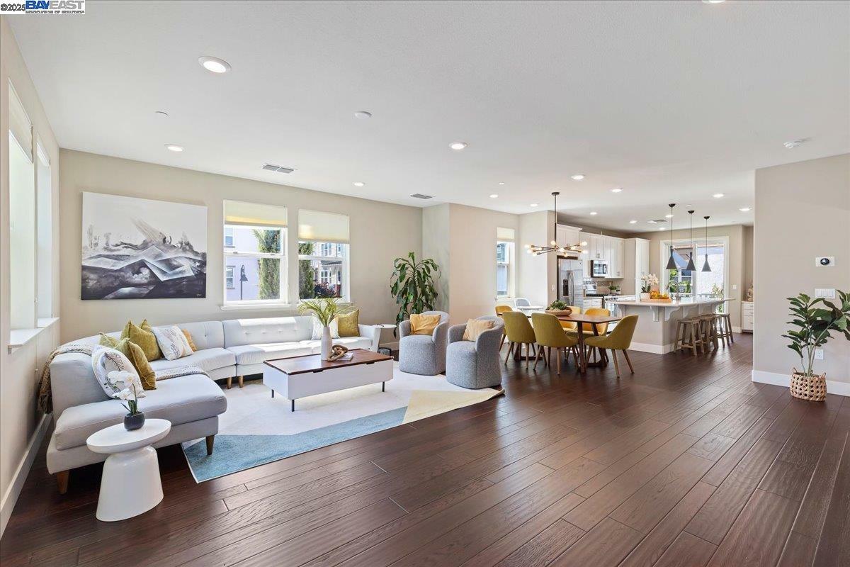 Property Photo: 4023 Clare St CA 94568