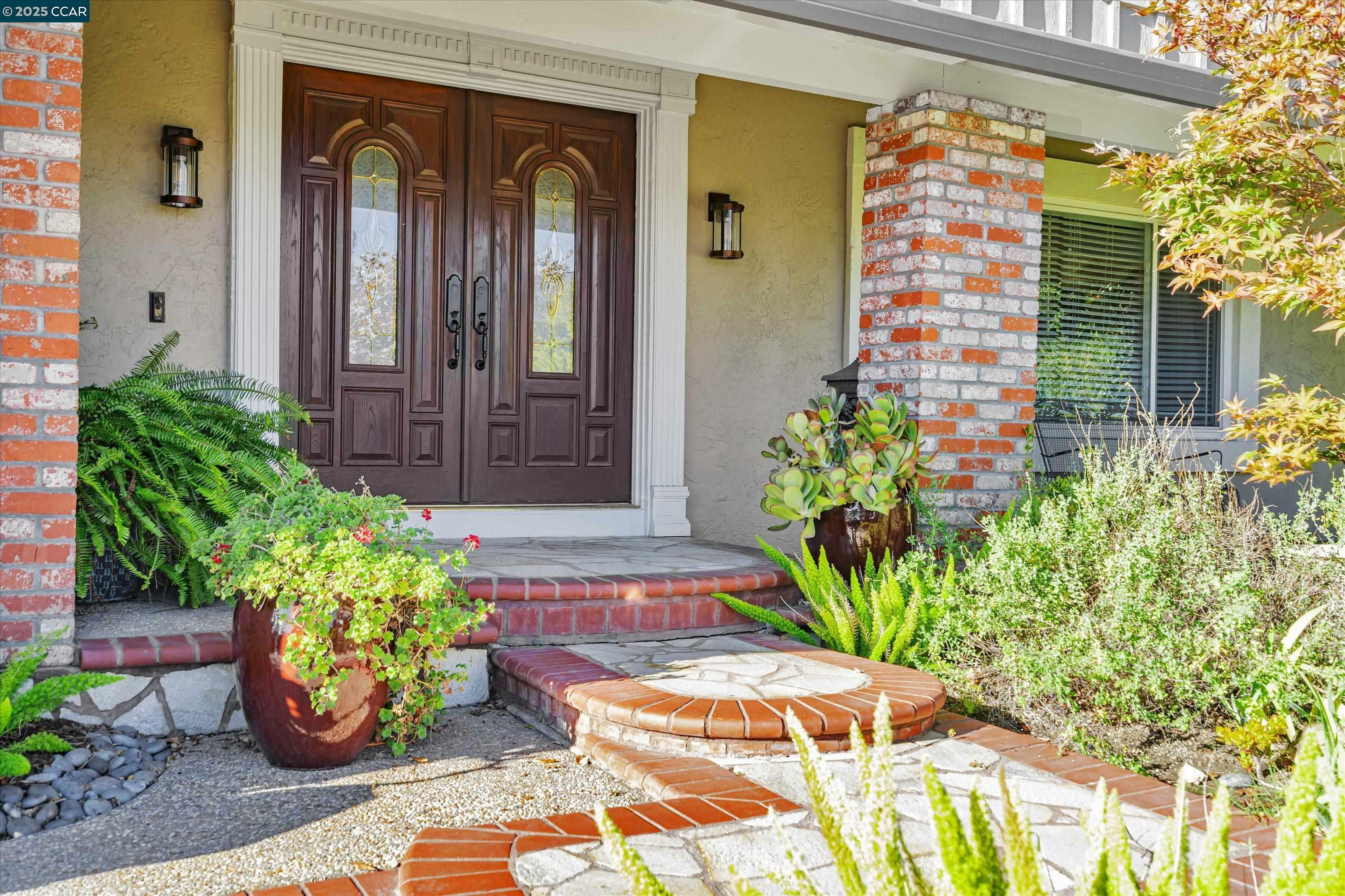 Property Photo:  2837 Winthrop Ave  CA 94583 