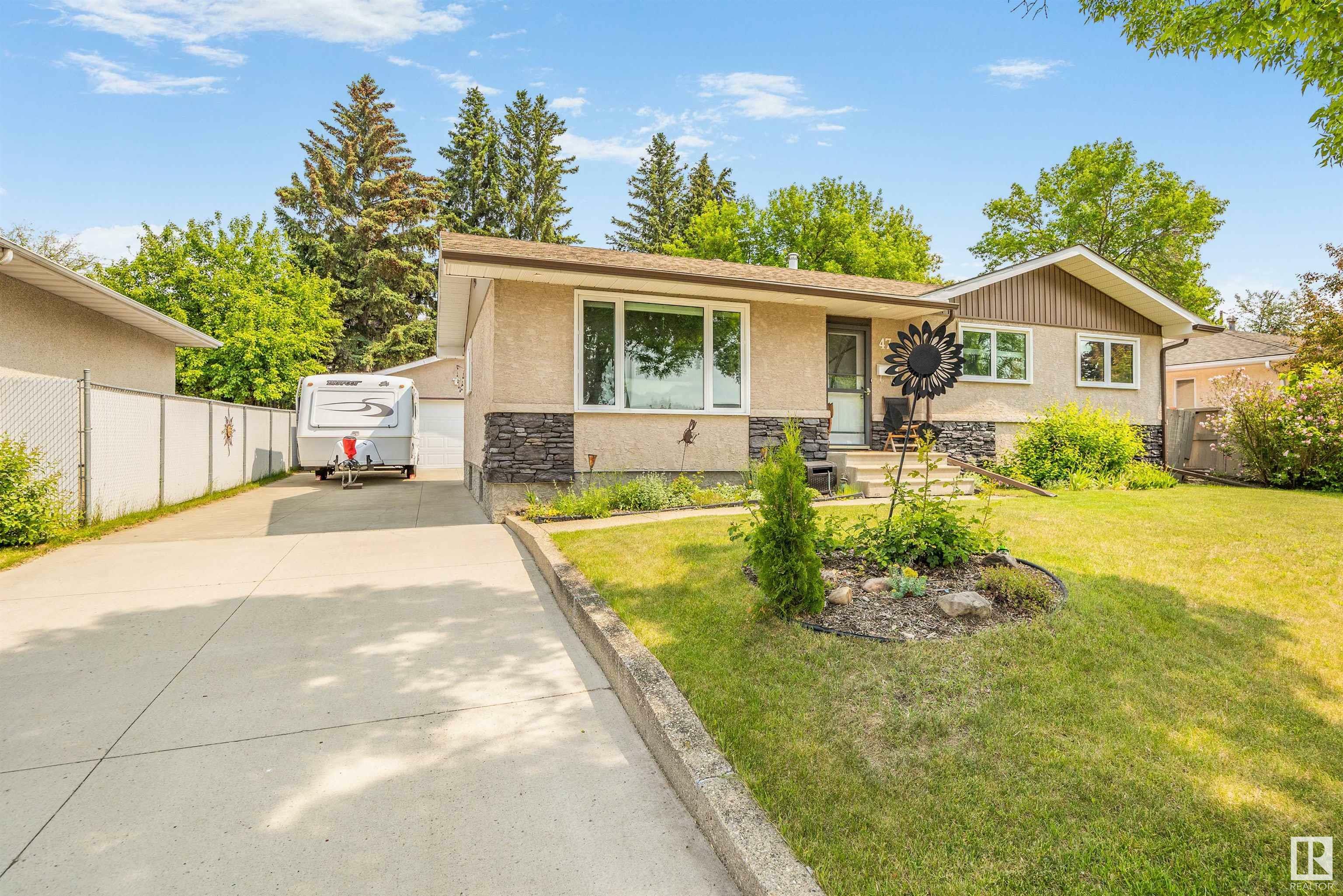 Property Photo: 47 Sheridan Drive AB T8N 0J1