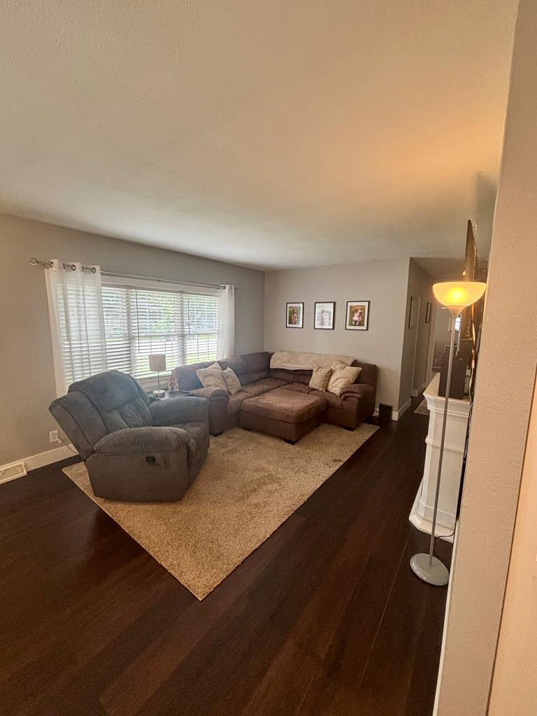 Property Photo: 1216 N 24th St IA 50501
