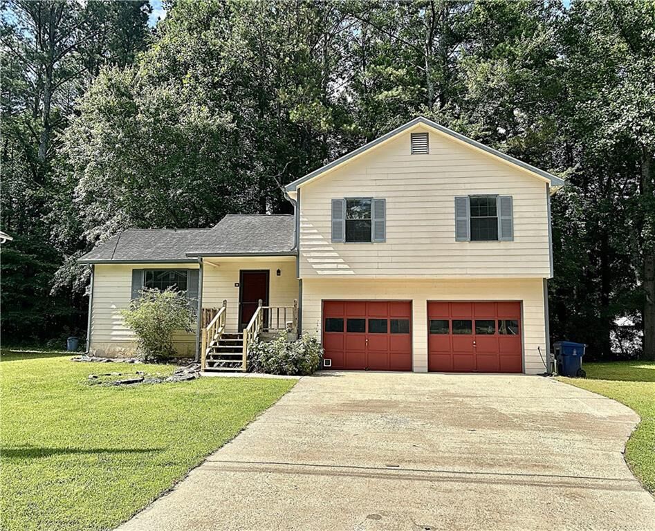 Property Photo:  305 Westwood Court  GA 30132 
