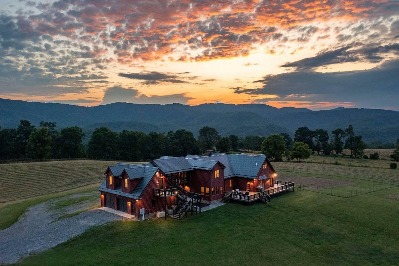 Property Photo: 1212 Skaggs Road WV 24993