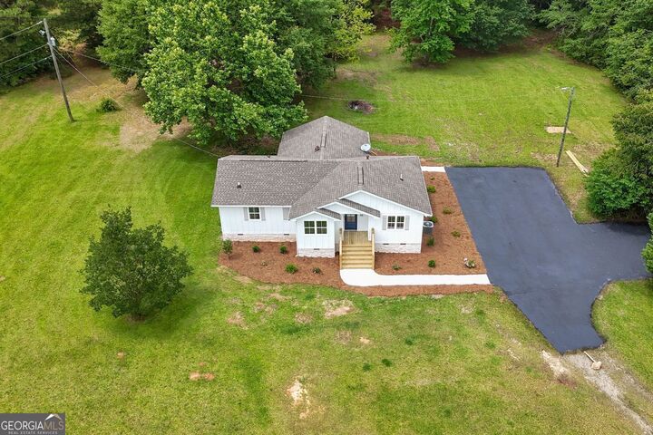 Property Photo: 134 Mathews Road GA 30257