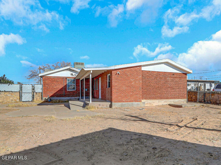 Property Photo: 1117 Zuni Place TX 79925