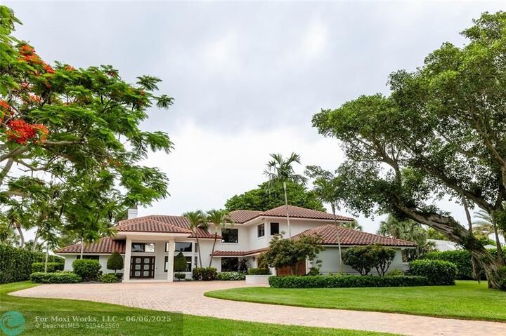 Property Photo: 9 N River Rd FL 34996