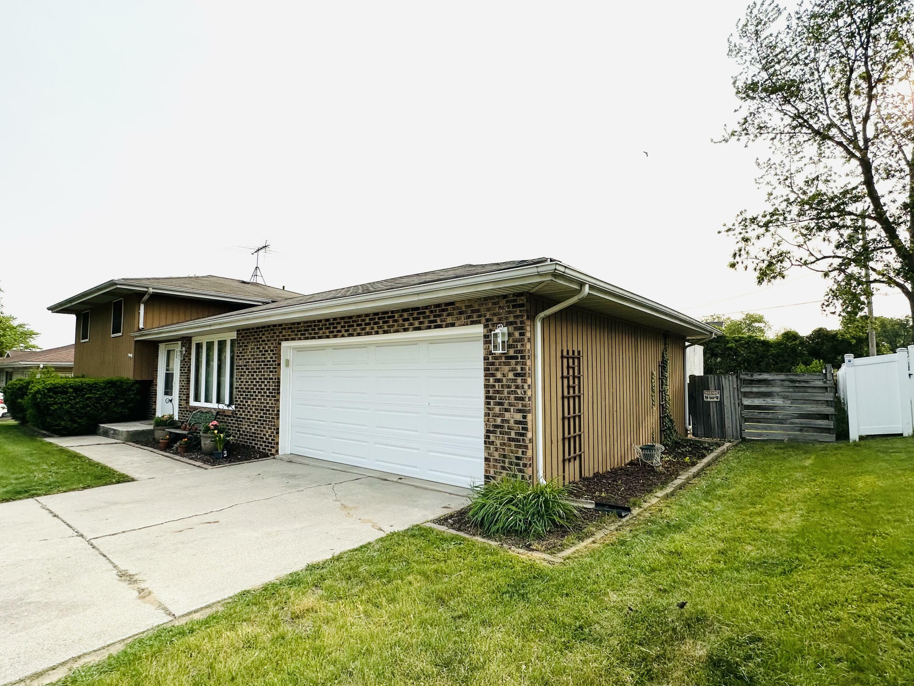Property Photo:  9536 Roosevelt Place  IN 46307 