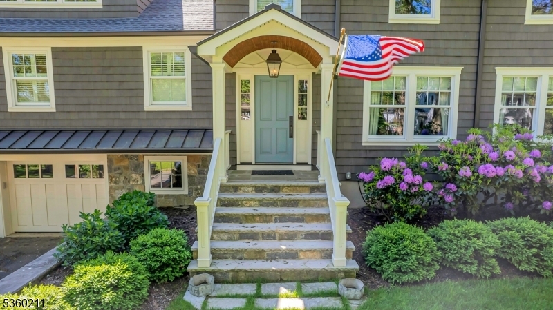 Property Photo: 16 Sweetbriar Rd NJ 07901