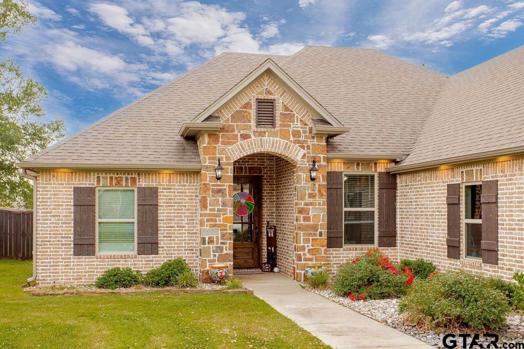 Property Photo:  205 Saddle Brook Circle  TX 75650 