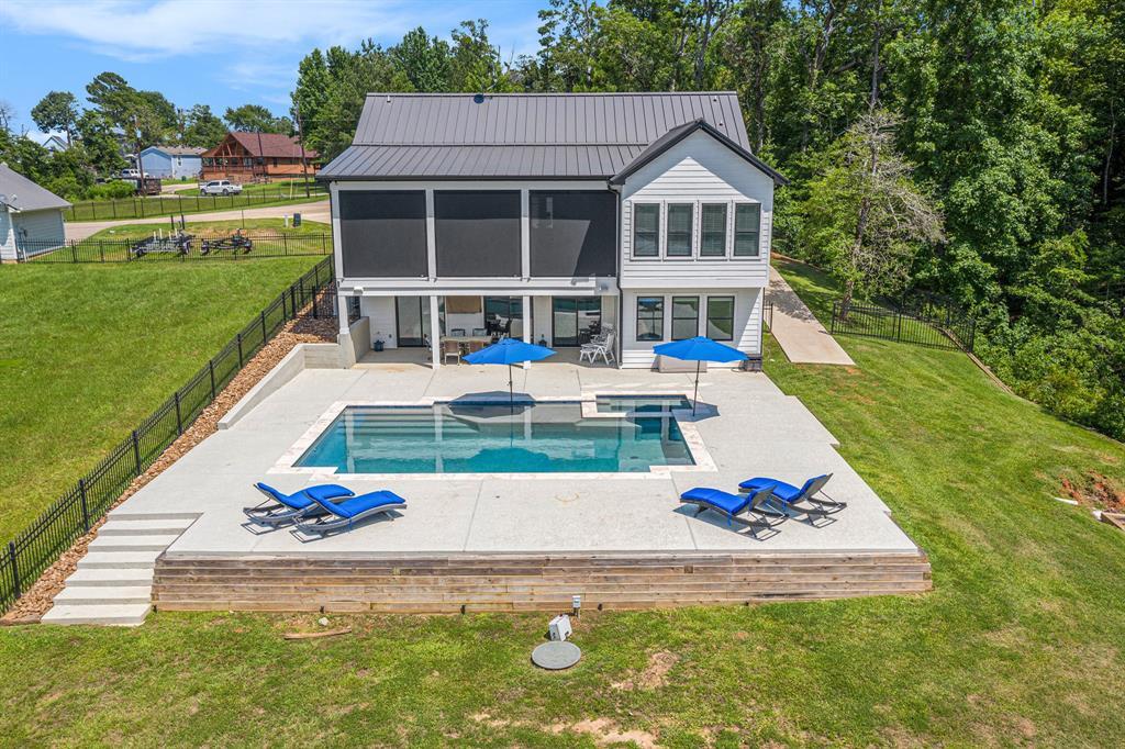 Property Photo: 111 Seagull Path TX 77364