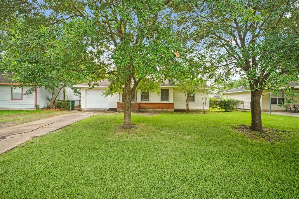 Property Photo:  5814 Darnell Street  TX 77074 