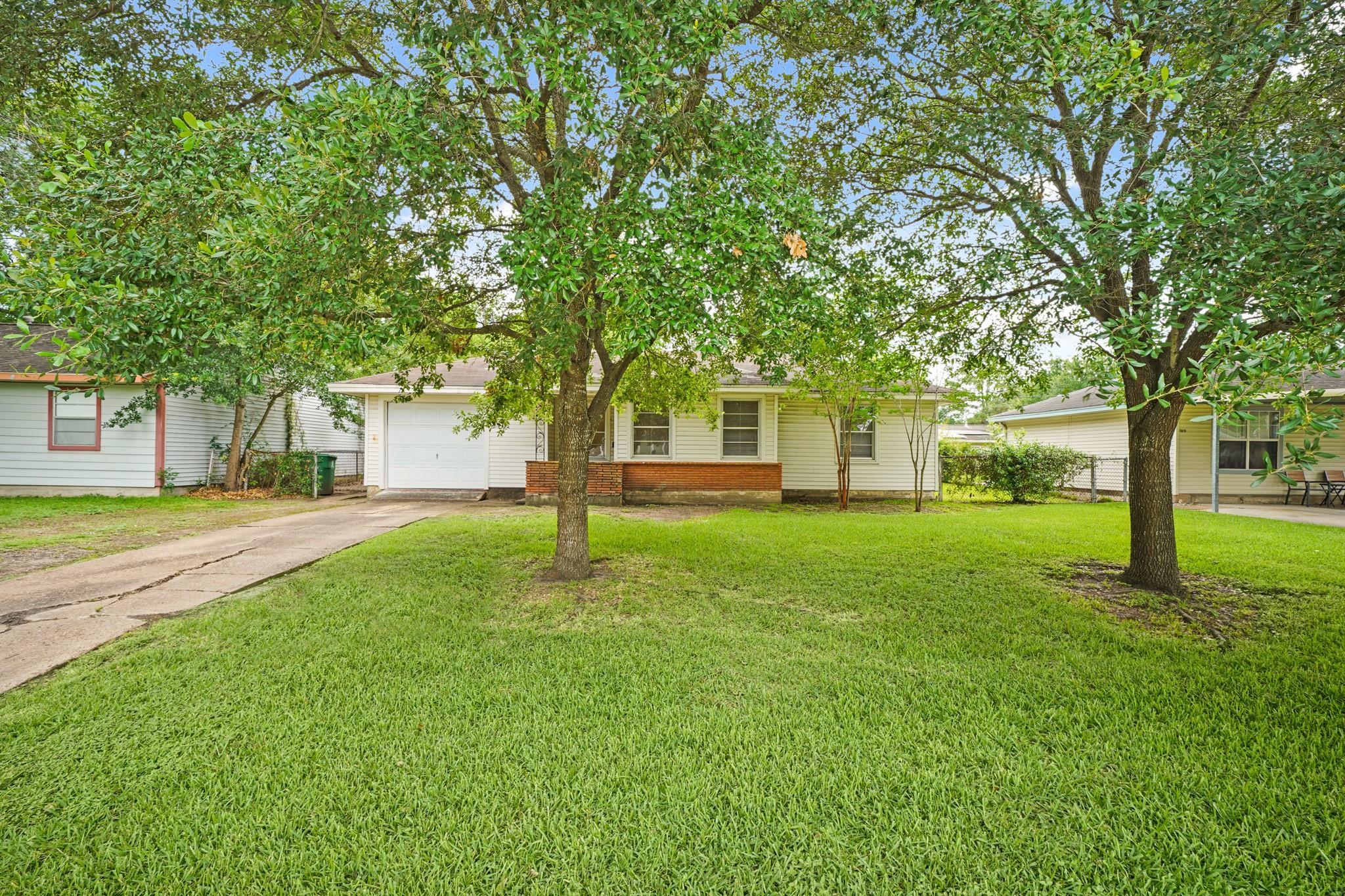 Property Photo: 5814 Darnell Street TX 77074