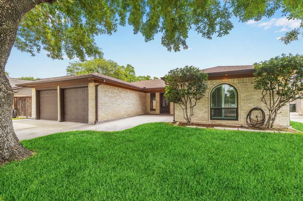Property Photo: 1818 Arcadia Drive TX 77498