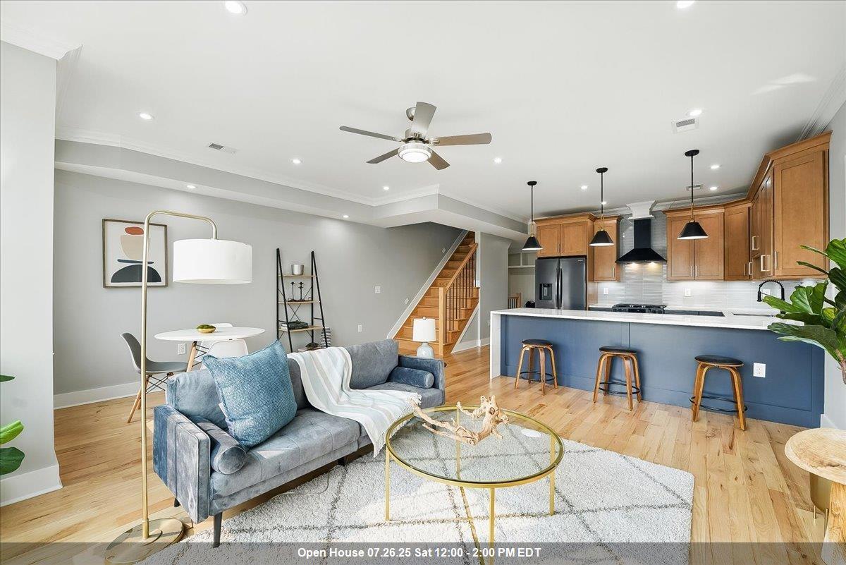 Property Photo:  181 Bartholdi Ave 2  NJ 07305 