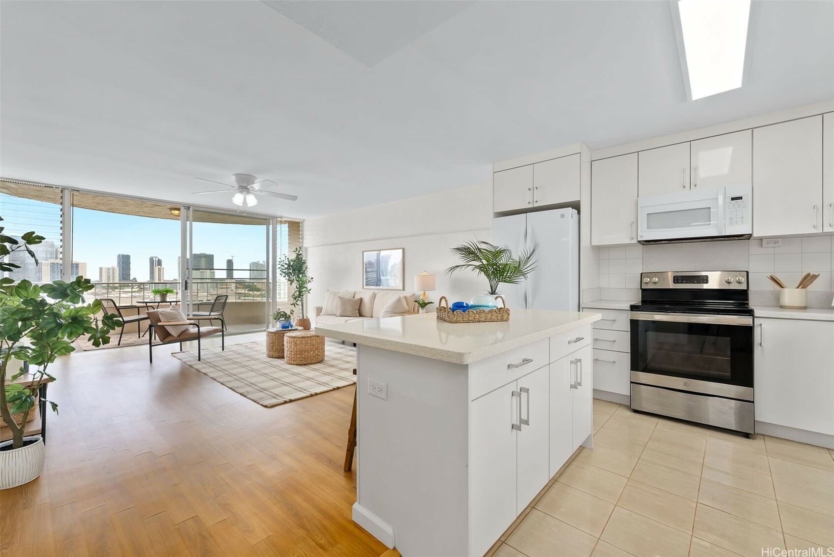 Property Photo: 1447 Kewalo Street 905 HI 96822