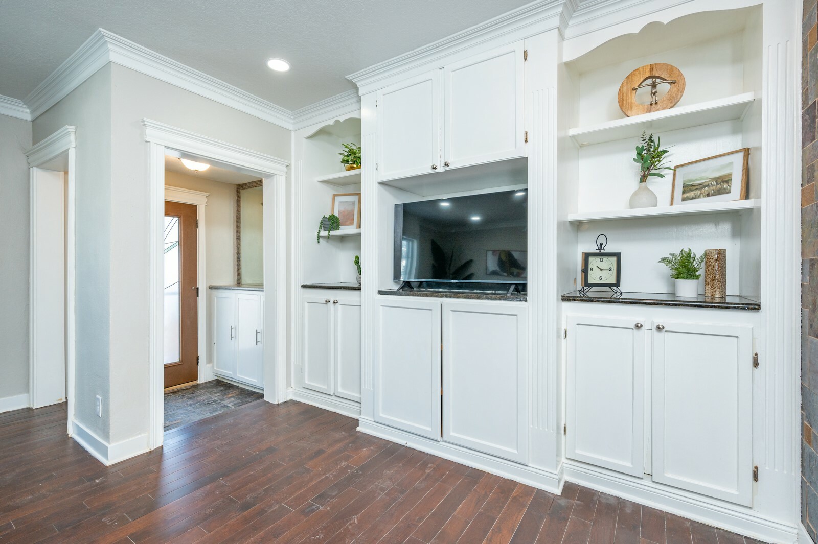 Property Photo: 4005 Beaver Avenue IA 50310
