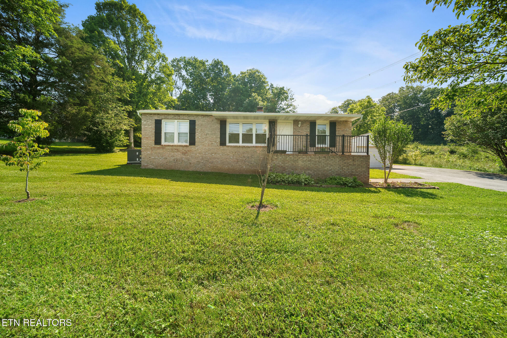 Property Photo: 8028 Pelleaux Rd TN 37938