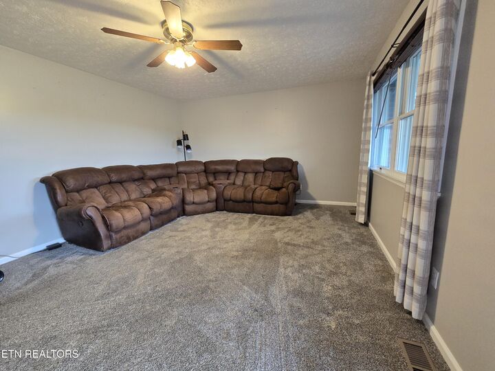 Property Photo:  604 Lawrence St  TN 37825 