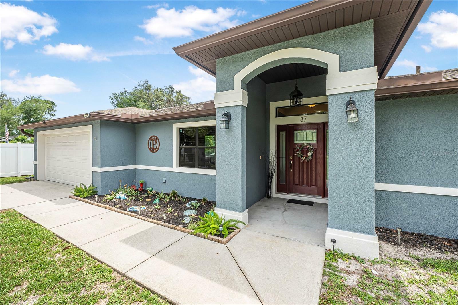 Property Photo: 37 Naranja Road FL 32713